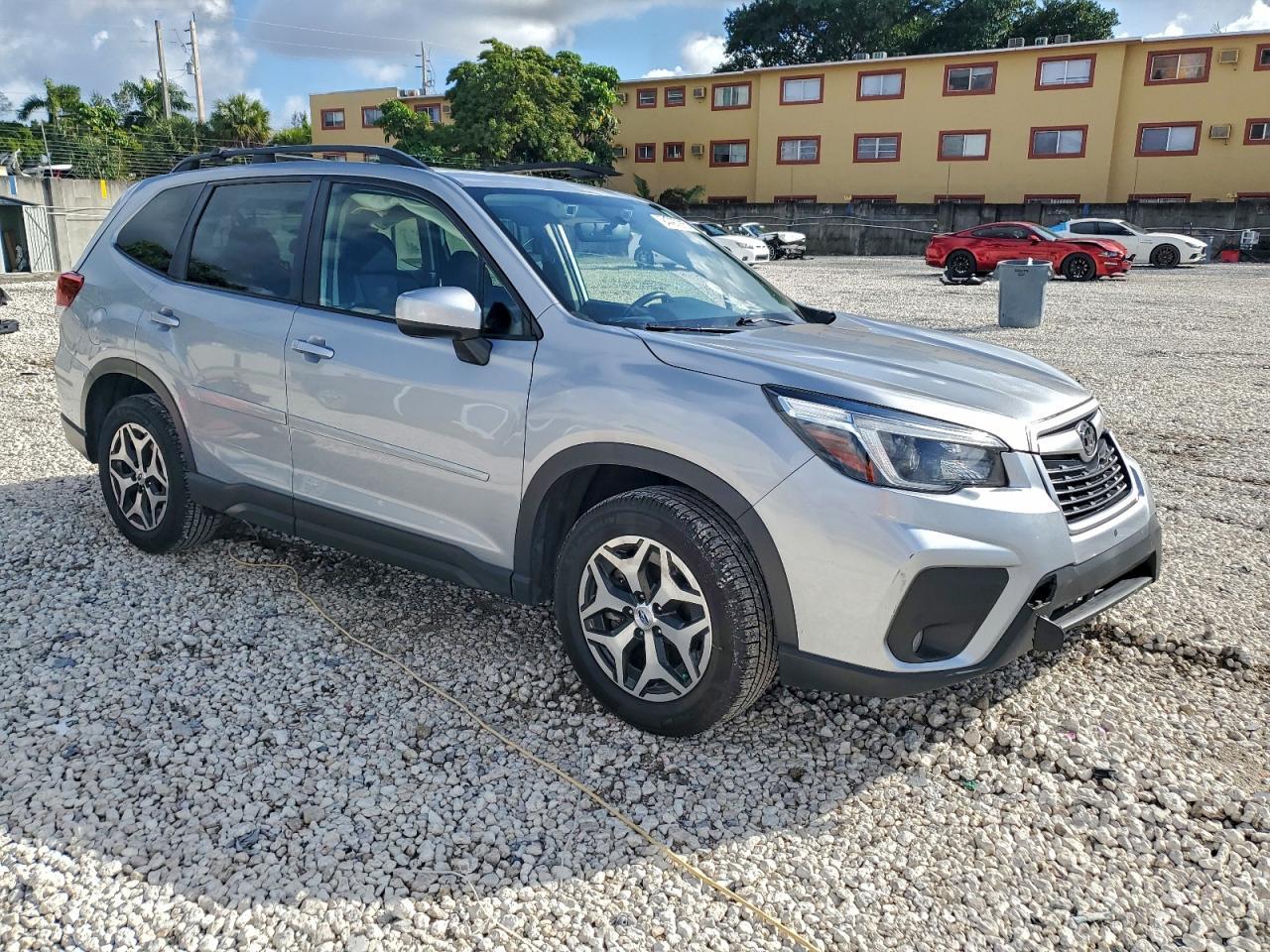 2021 Subaru Forester Premium - Фото 4