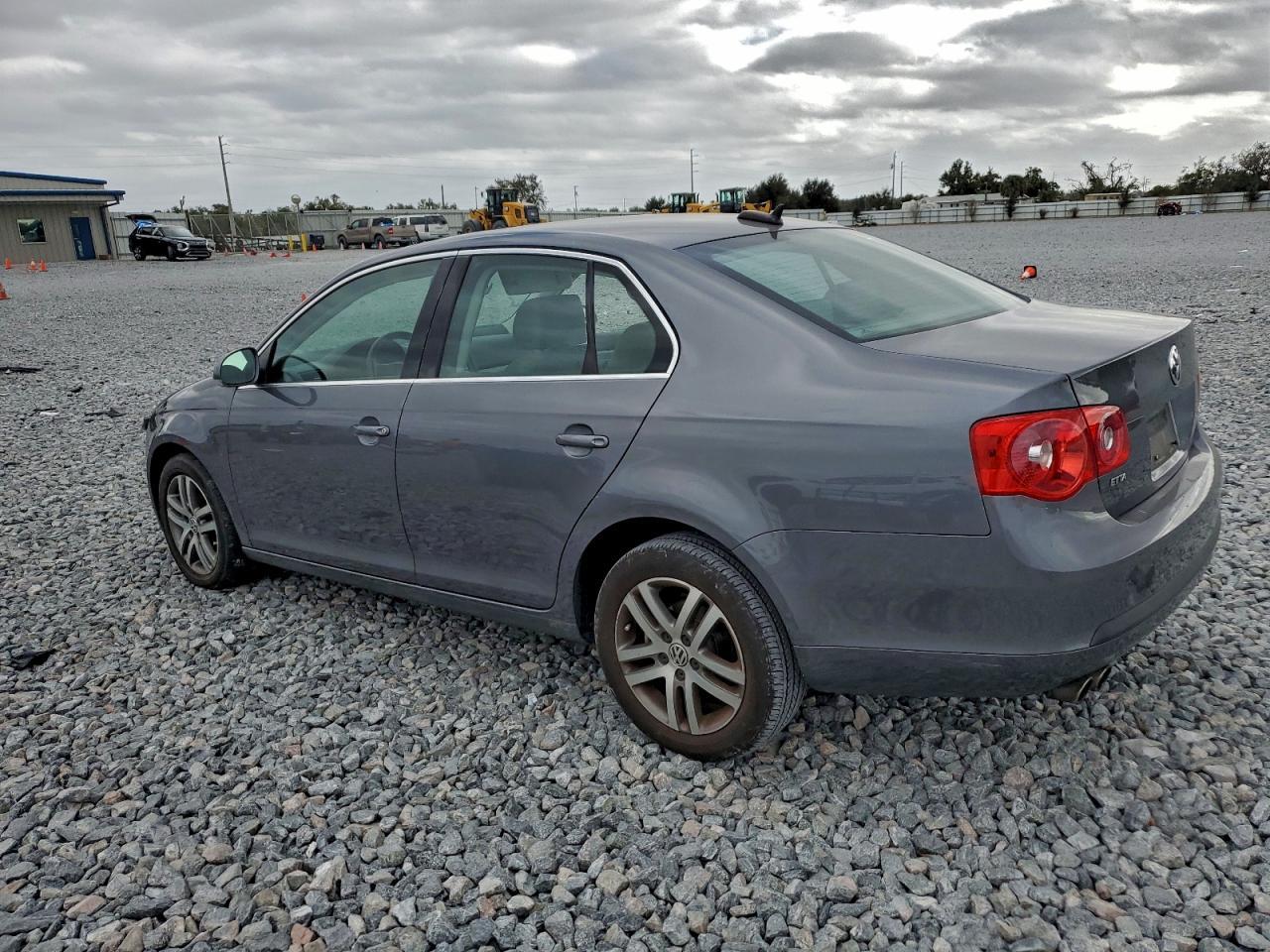 2005 Volkswagen New Jetta 2.5L Option Package 1 - Фото 2