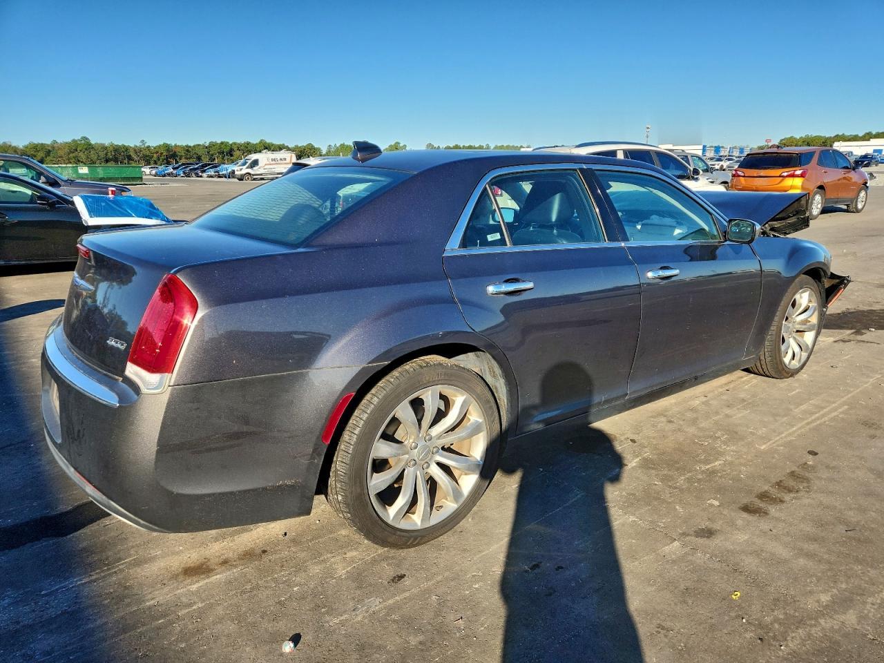 2020 Chrysler 300 Limited - Фото 3