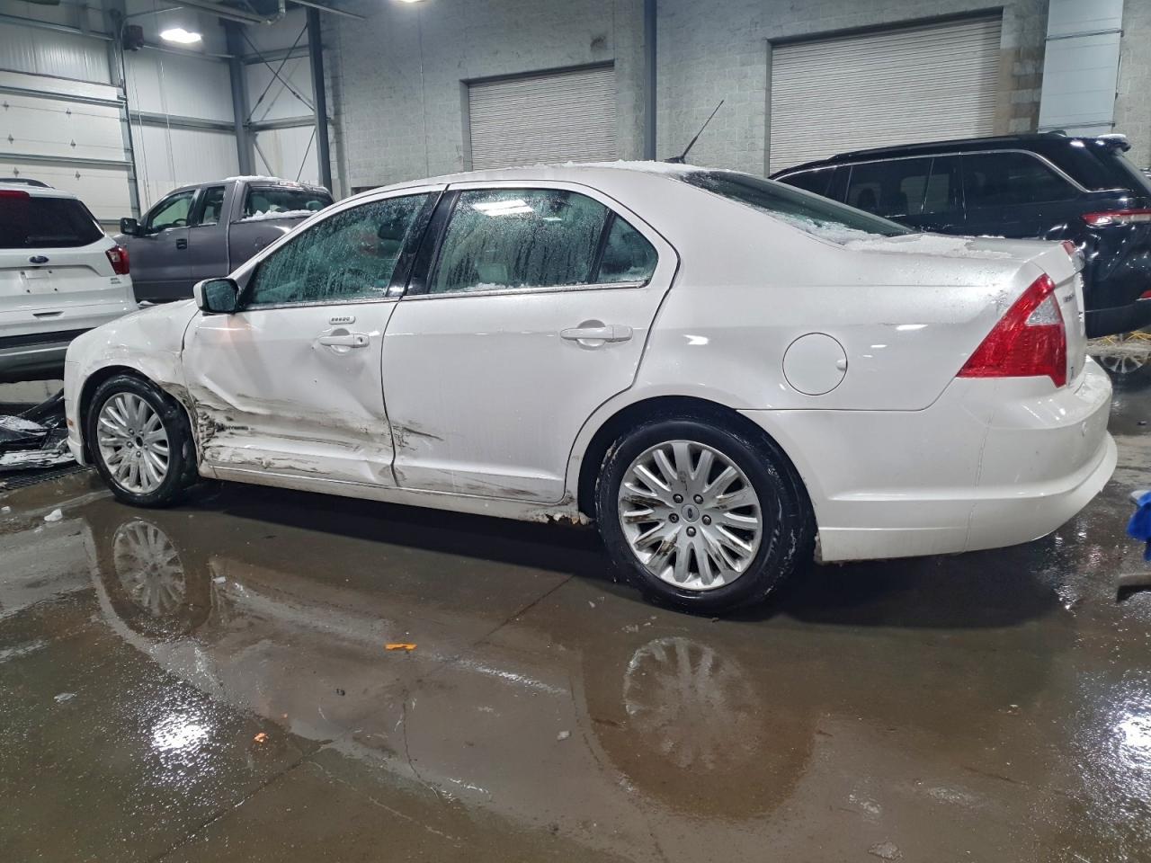 2010 Ford Fusion Hybrid - Фото 2