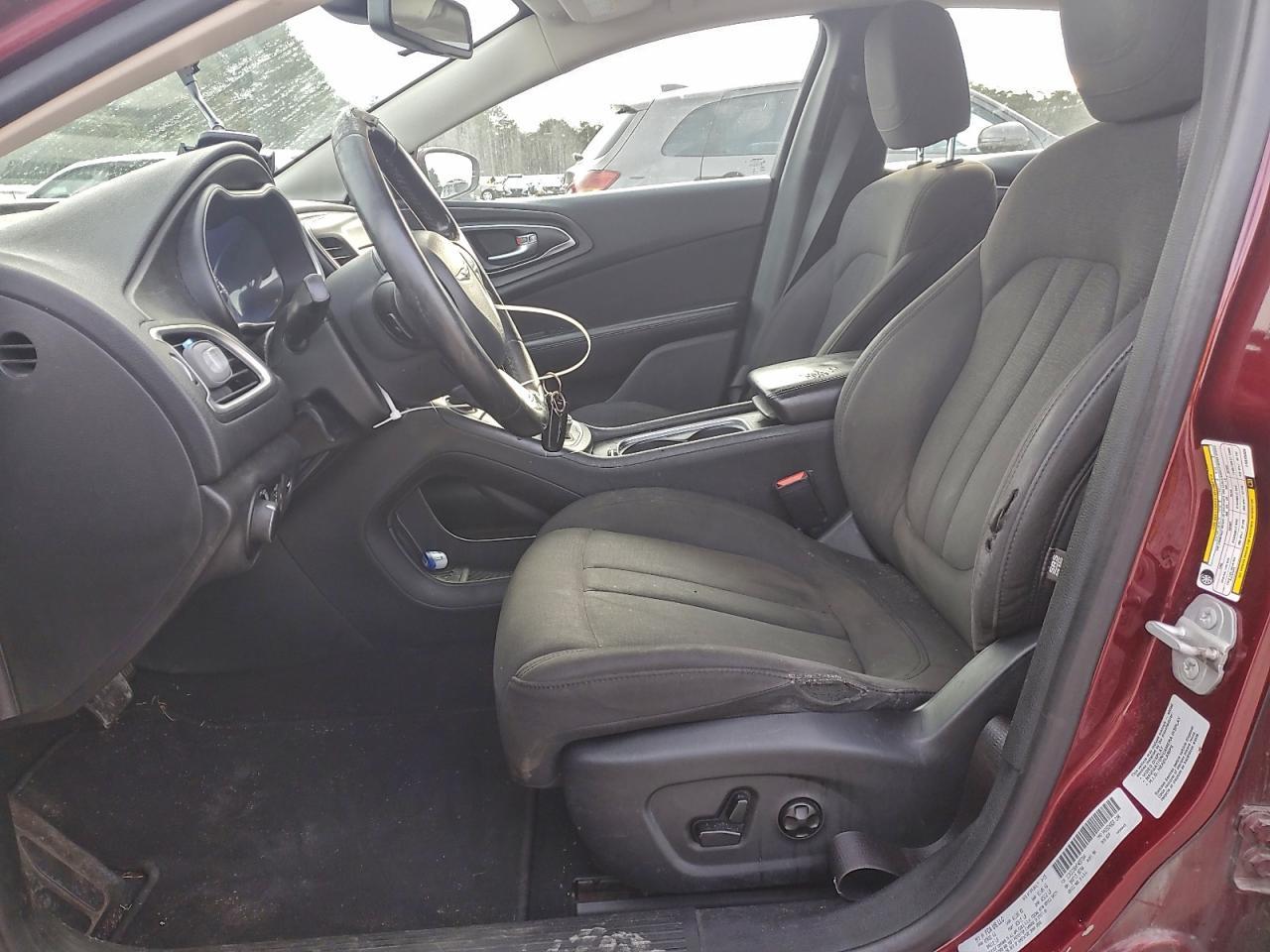2015 Chrysler 200 Limited - Фото 7