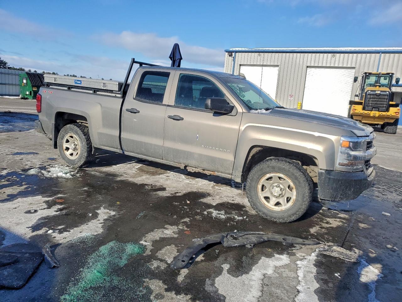 2015 Chevrolet Silverado - Фото 4