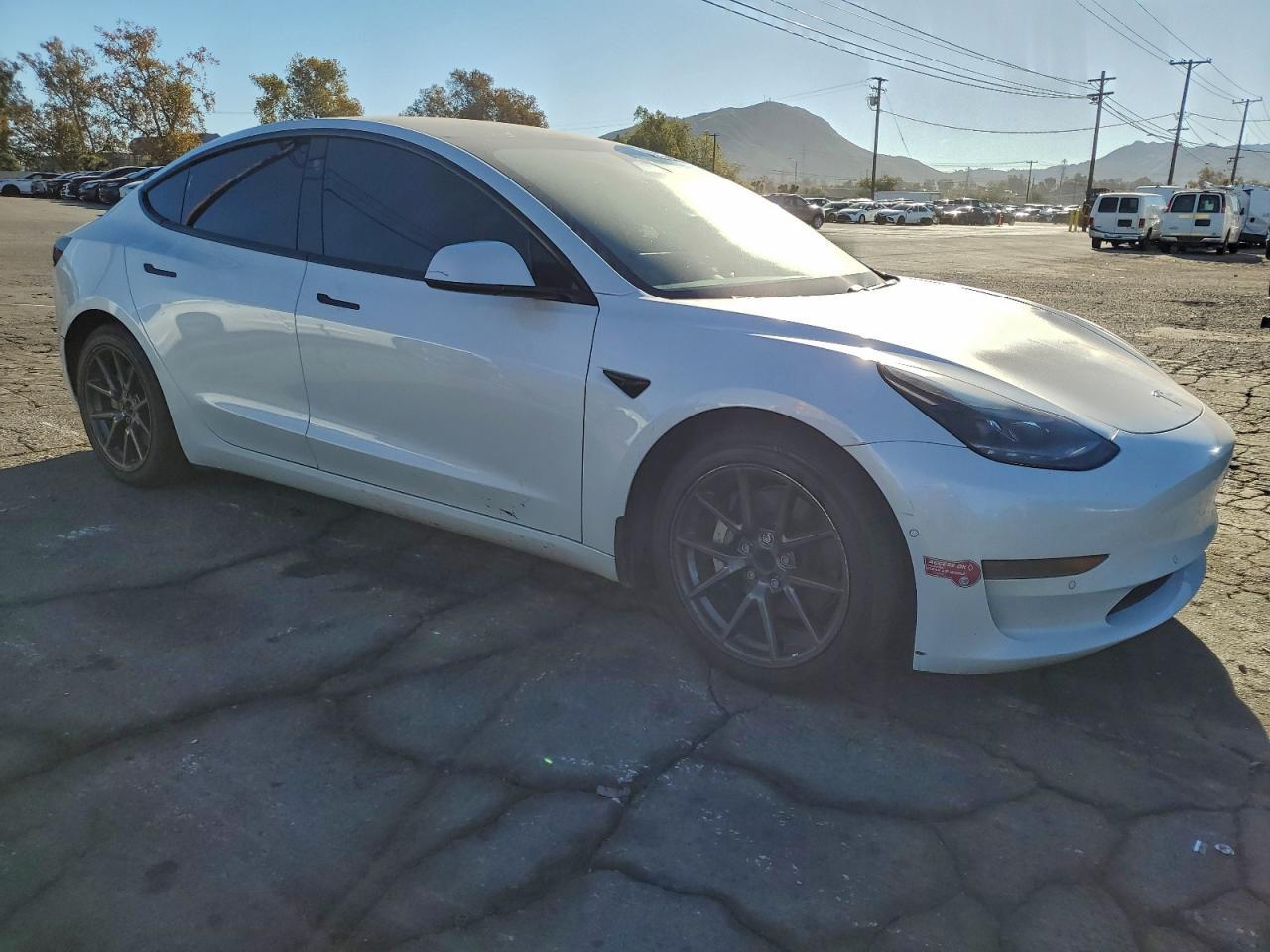 2021 Tesla Model 3 - Image 4