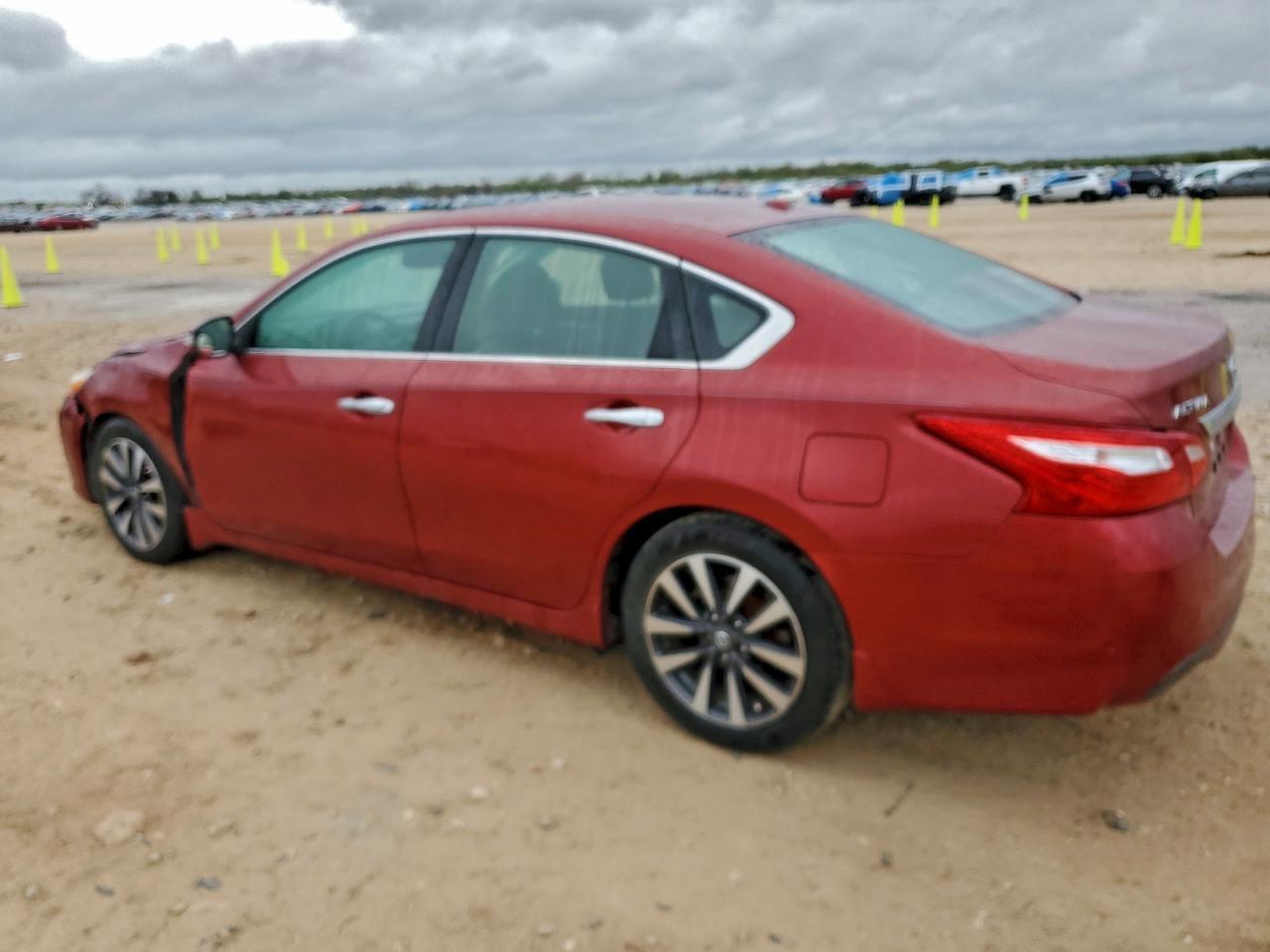 2016 Nissan Altima 2.5 - Image 2