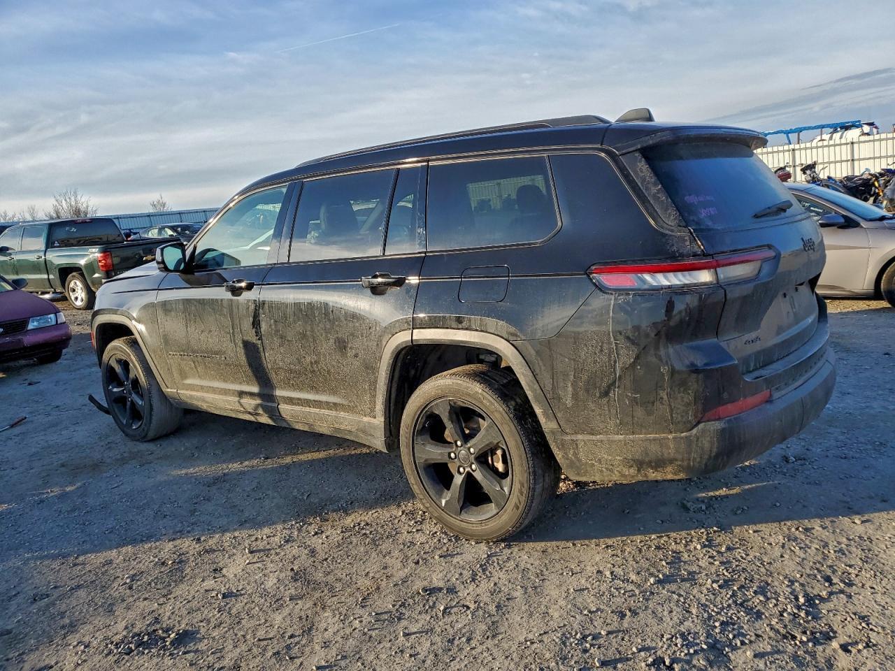 2023 Jeep Grand Cherokee L Laredo - Image 2