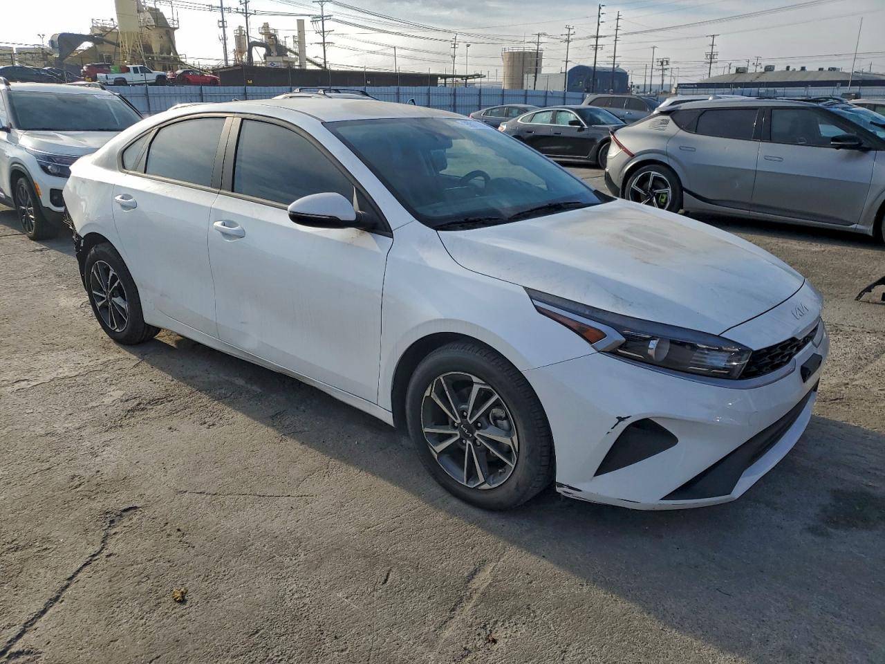 2023 Kia Forte Lxs - Фото 4