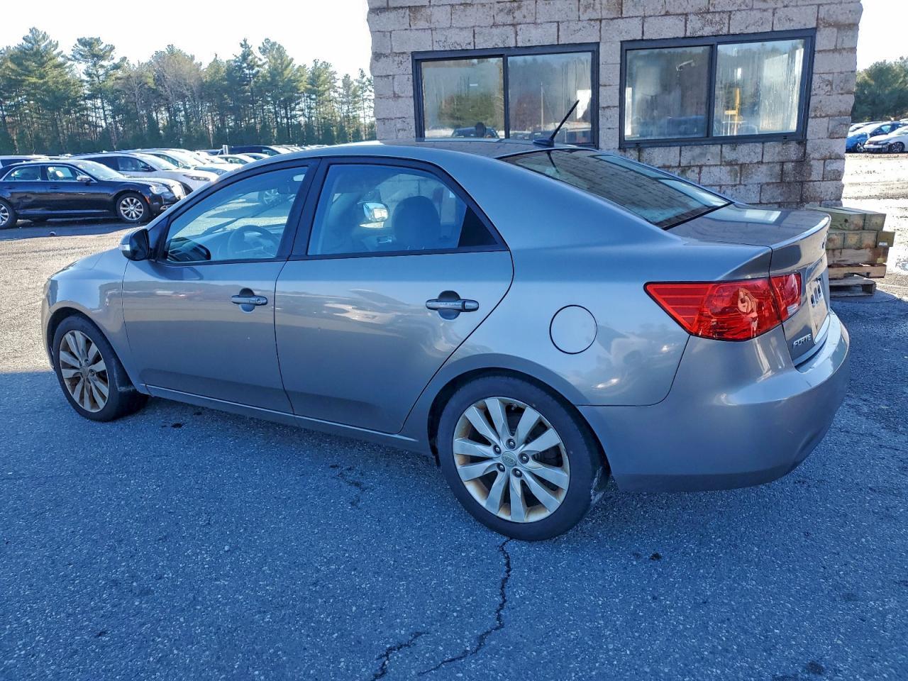 2010 Kia Forte Sx - Image 2