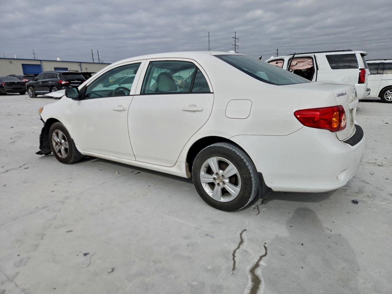 2010 Toyota Corolla Base - Фото 2