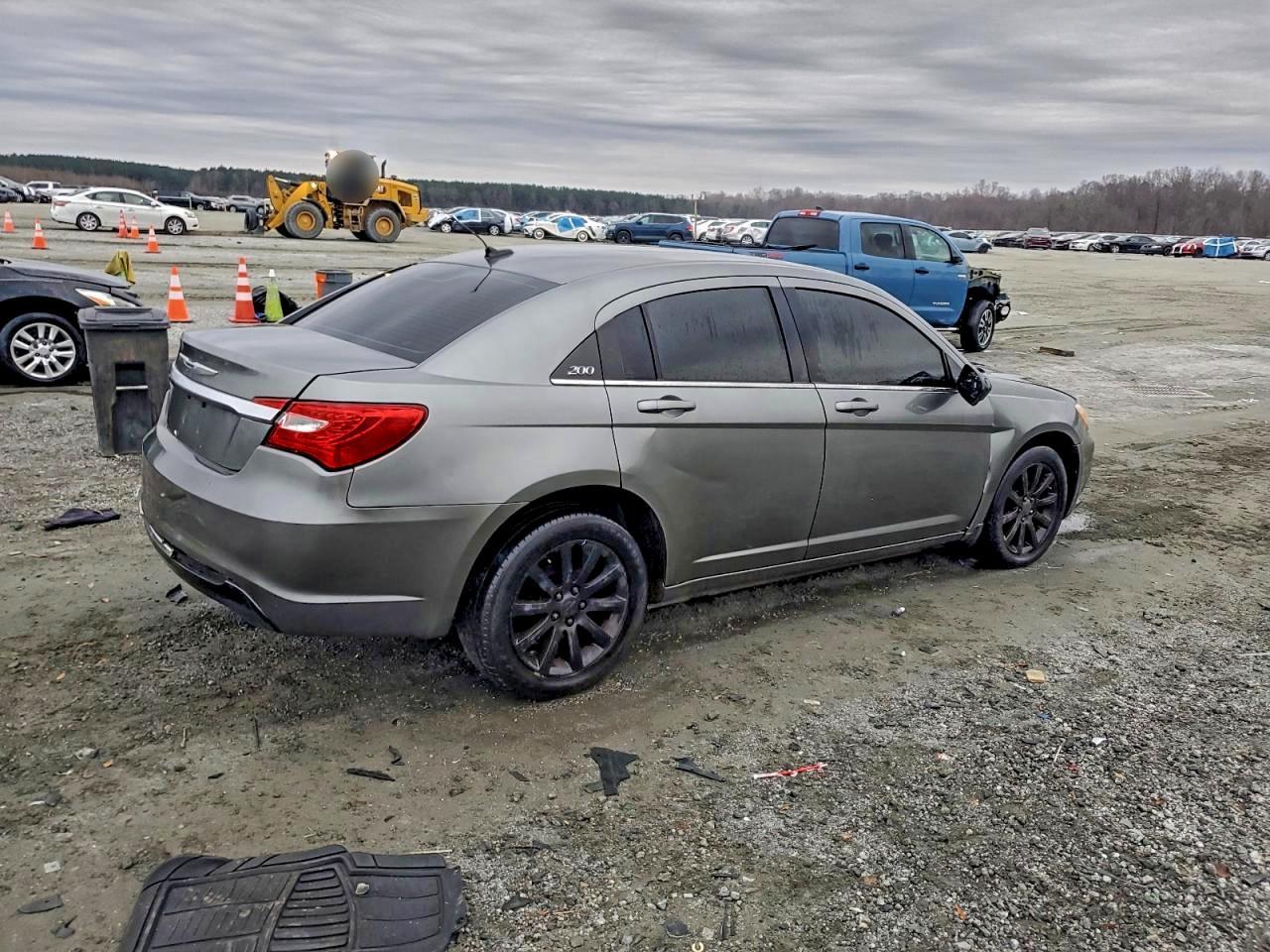 2013 Chrysler 200 Touring - Image 3