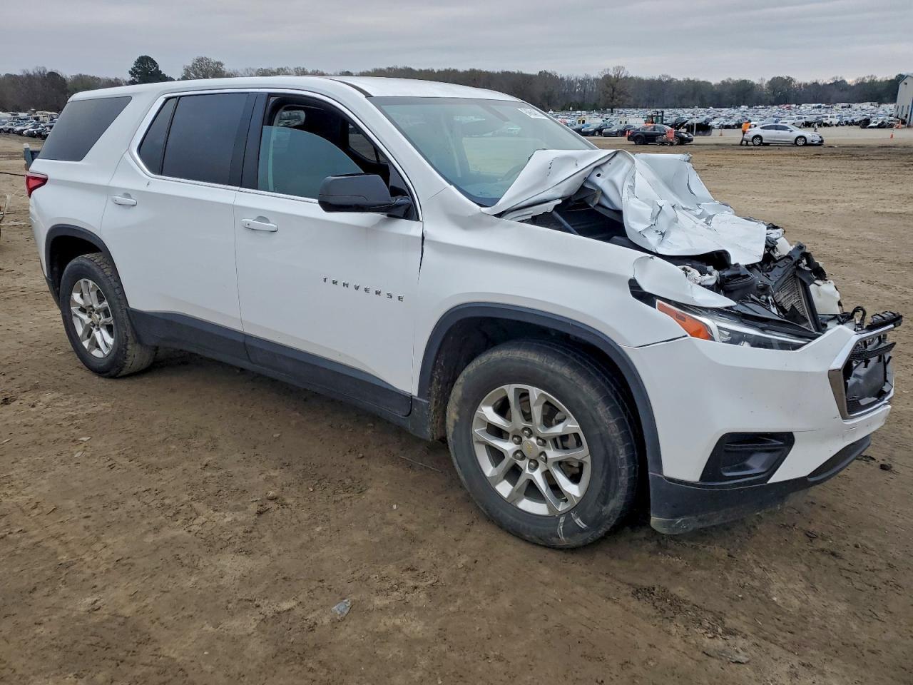 2019 Chevrolet Traverse Ls - Фото 4
