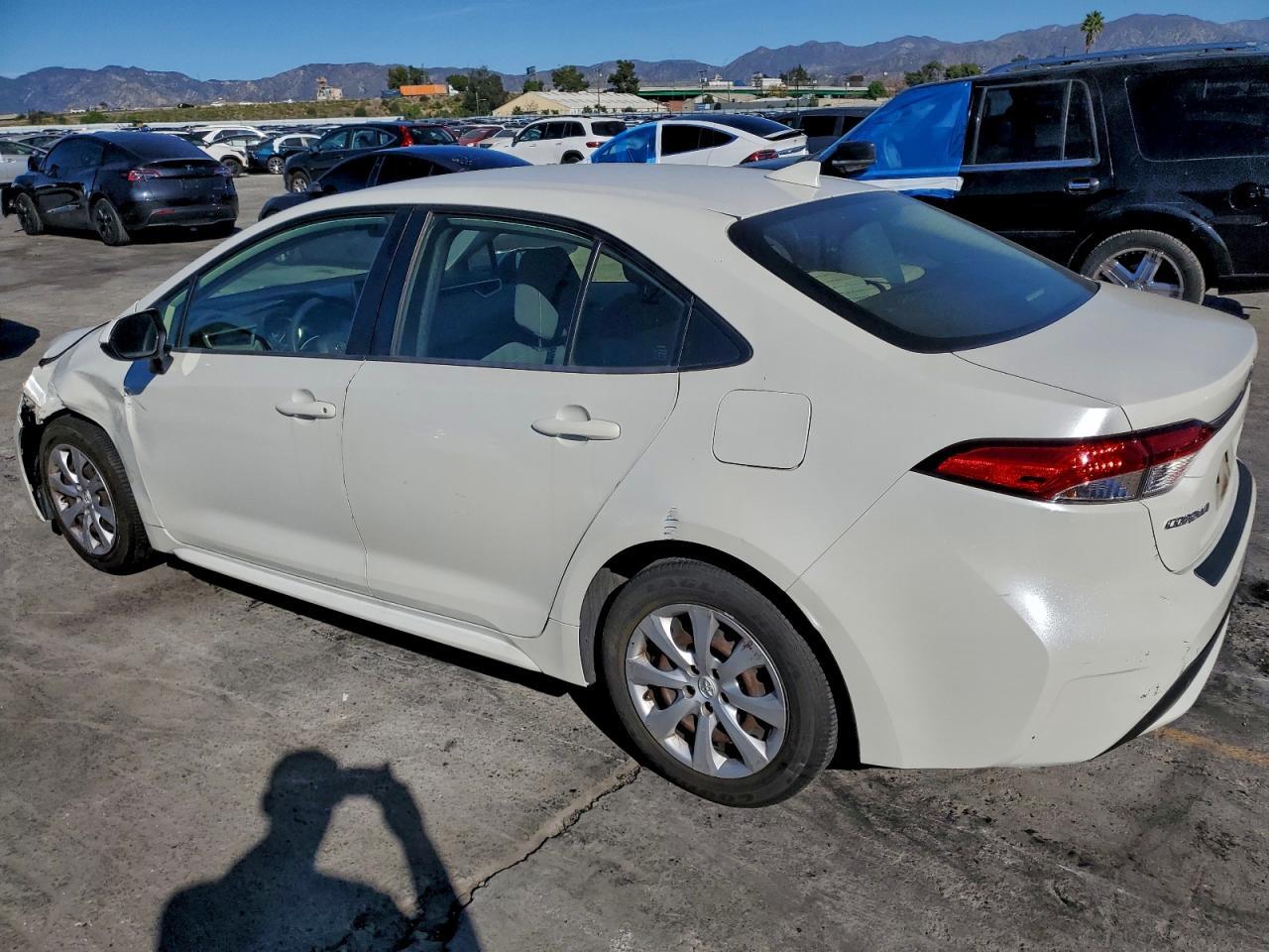 2020 Toyota Corolla Le - Фото 2
