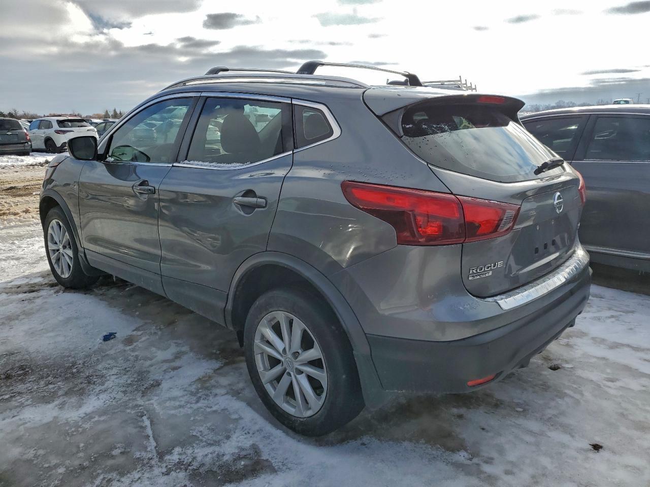 2017 Niss Rogue Sport - Фото 2