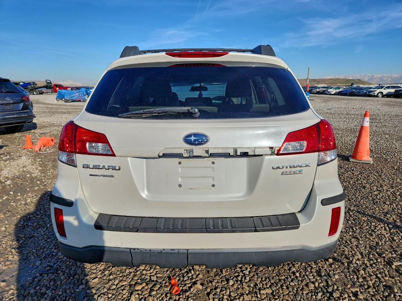 2010 Subaru Outback 2.5I Limited - Image 6