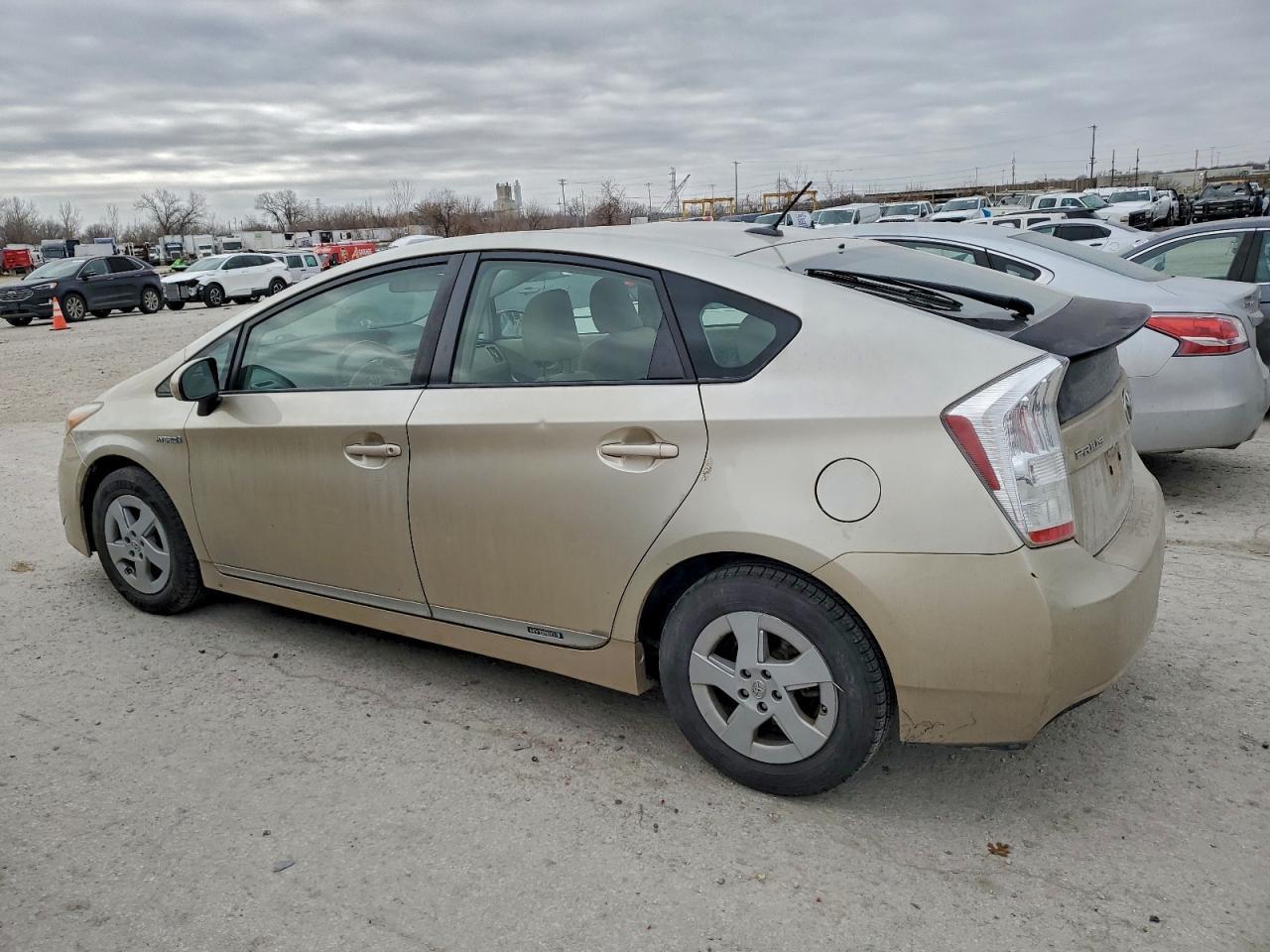2010 Toyt Prius - Фото 2
