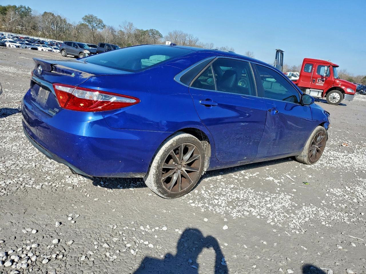 2015 Toyota Camry Le - Фото 3