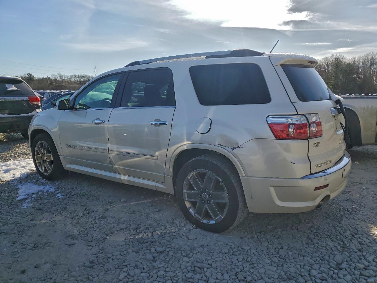 2011 GMC Acadia Denali - Фото 2